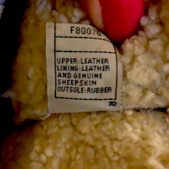 UGG shearling and leather rubber bottom boot. - Picture 6 of 8